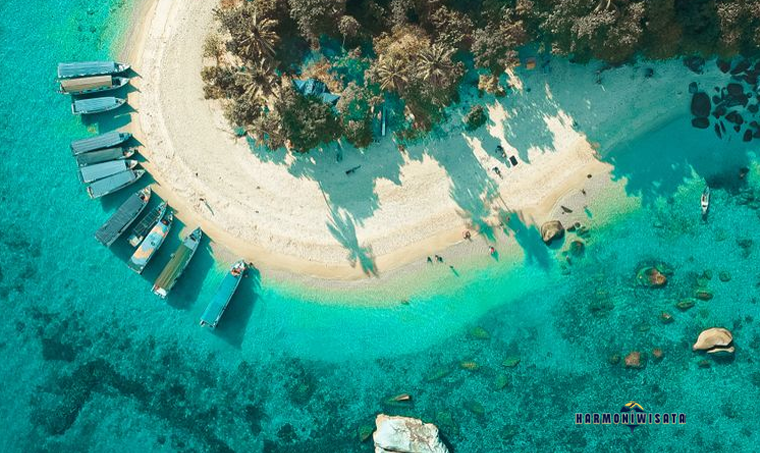 Pantai Tanjung Kelayang di Belitung: Pesona Alam dan Akses Menuju Destinasi Eksotis