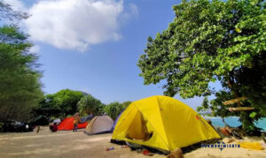 Camping Pantai Watu Leter