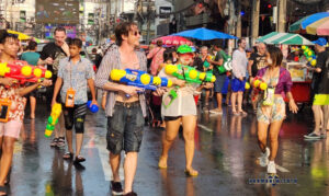 festival songkran phuket