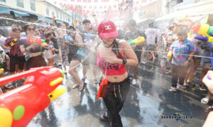 festival songkran thailand