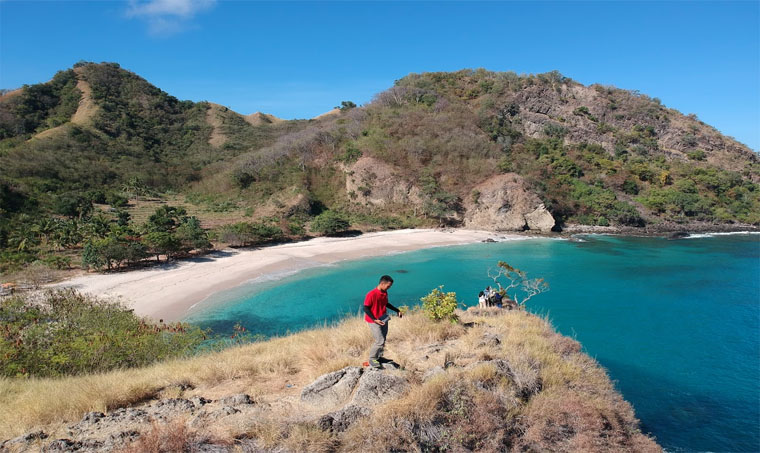 Harmoni Wisata Pantai Koka – Sikka, NTT