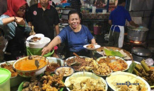 Kampung Kuliner Malam Simpang Lima – Semarang