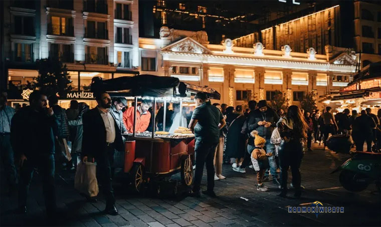 Tur Kuliner Malam Indonesia