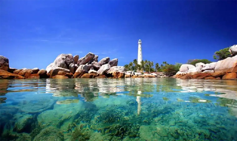 Wisata Belitung: Surga Laskar Pelangi dengan Pantai Eksotis