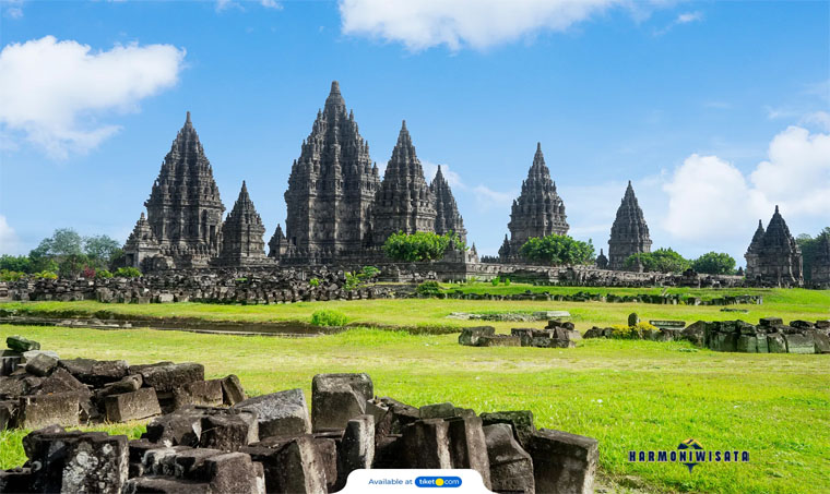 Harmoni Wisata Borobudur and Prambanan