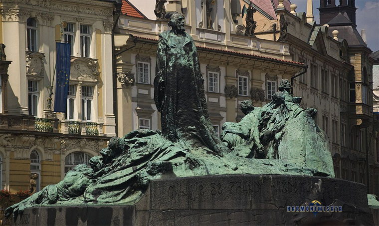 Patung Jan Hus