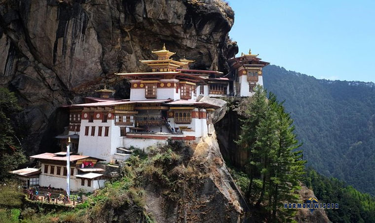 Harmoni Wisata Bhutan (Paro to Thimphu)
