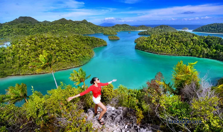 Harmoni Wisata Raja Ampat Papua Barat