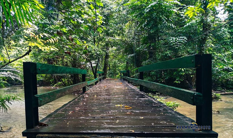 Harmoni Wisata Air Terjun Moramo – Sulawesi Tenggara