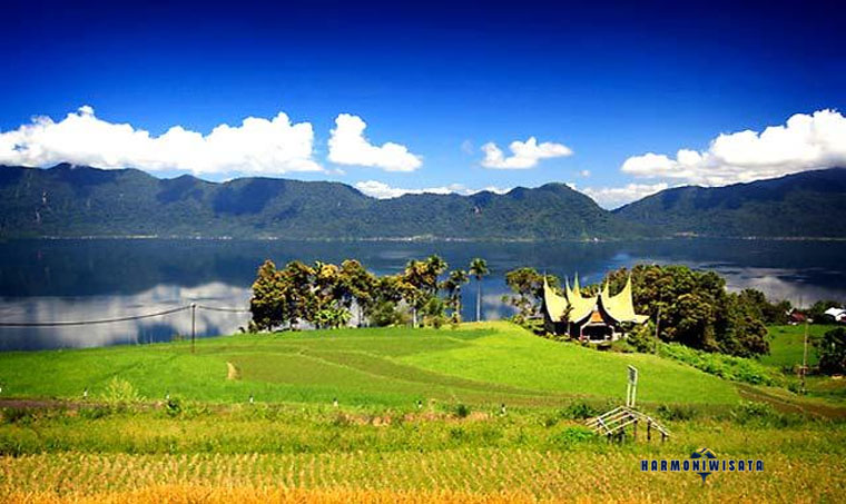 Harmoni Wisata Danau Maninjau