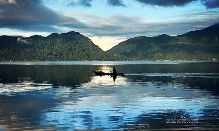 Harmoni Wisata Danau Maninjau