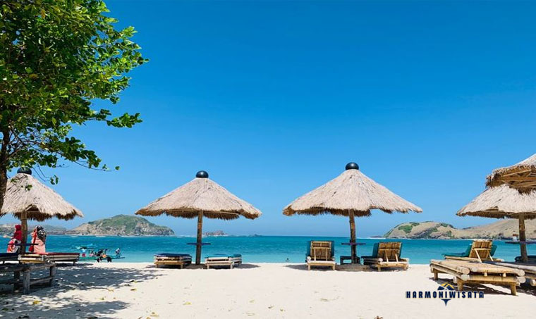 Pantai Kuta Mandalika: Wisata Eksotis di Lombok