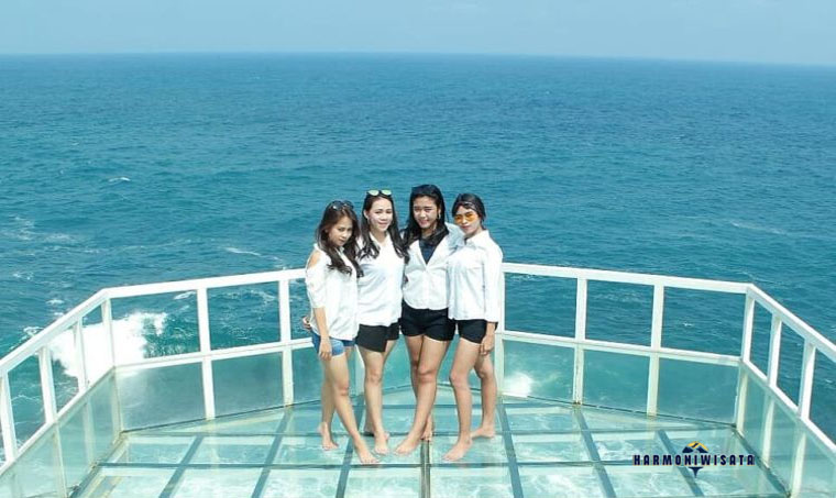 Harmoni Wisata Pantai Nguluran – Jogja