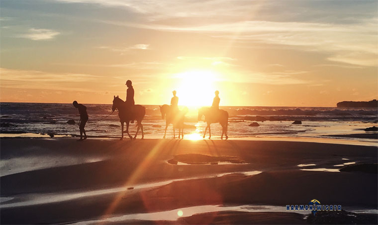 Harmoni Wisata Pantai Nihiwatu – Sumba