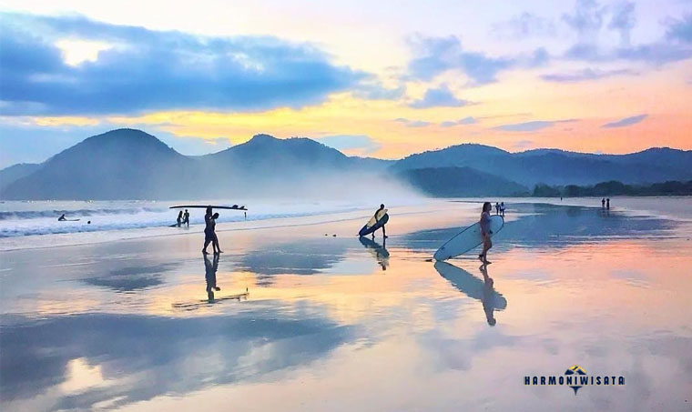 Pantai Selong Belanak: Wisata Pantai Indah di Lombok