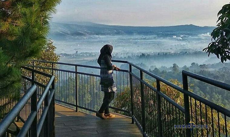 Harmoni Wisata Tebing Keraton Bandung
