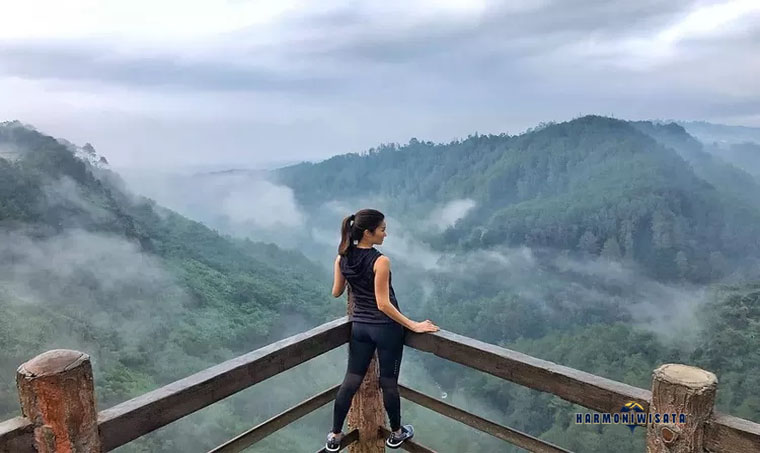 Tebing Keraton Bandung: Spot Sunrise dan Wisata Alam