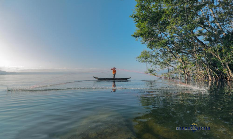Harmoni Wisata Danau Singkarak – Sumatera Barat