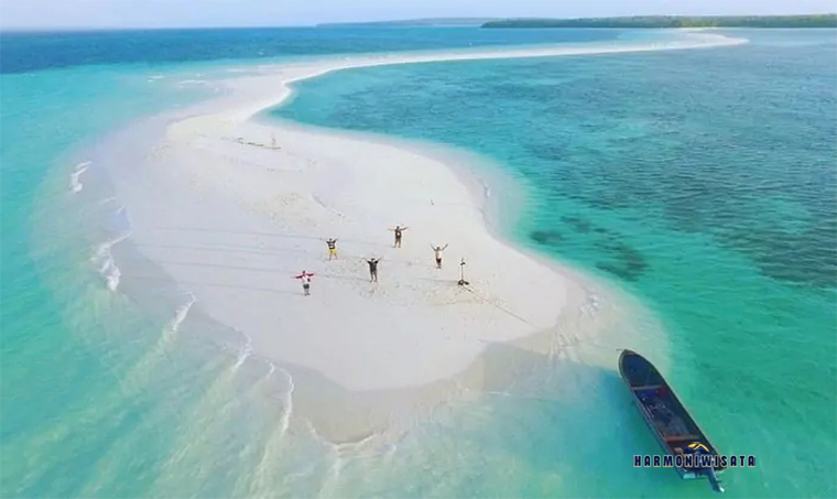 Harmoni Wisata Pantai Pasir Timbul – Raja Ampat