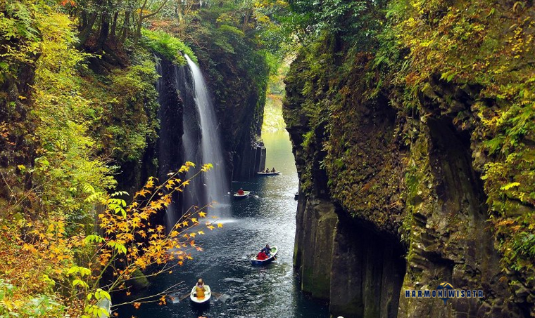 Harmoni Wisata Takachiho Gorge – ngarai & sungai toska