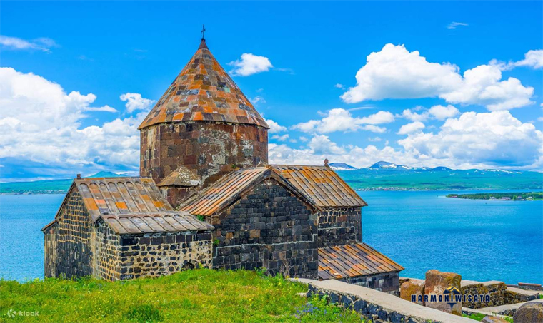 Harmoni Wisata Danau Sevan
