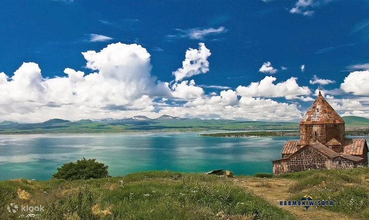 Danau Sevan Armenia: Keindahan Danau Air Tawar Terbesar