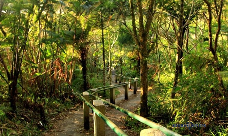 Harmoni Wisata Gunung Mahawu