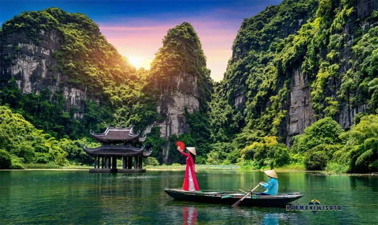 Ninh Binh Vietnam: Hidden Gem Alam yang Dijuluki Ha Long Bay di Daratan