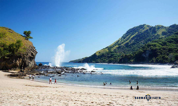 Pantai Koka Flores: Hidden Gem Eksotis dengan Dua Teluk Alami
