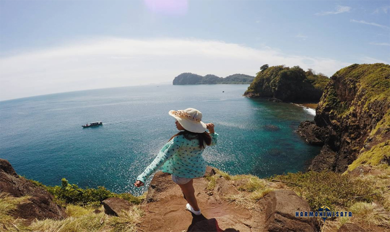 Harmoni Wisata Pulau Sangiang