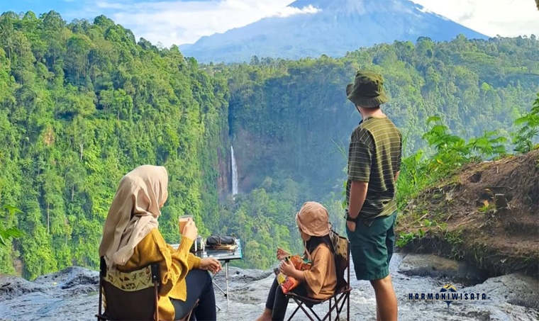 Danau Kapas Biru Buru Selatan: Danau Biru Sunyi di Tengah Hutan Maluku