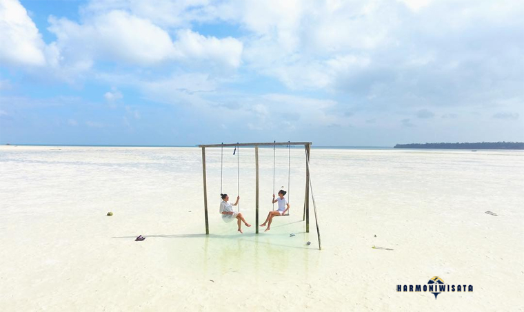 Harmoni Wisata Pantai Ohoidertawun