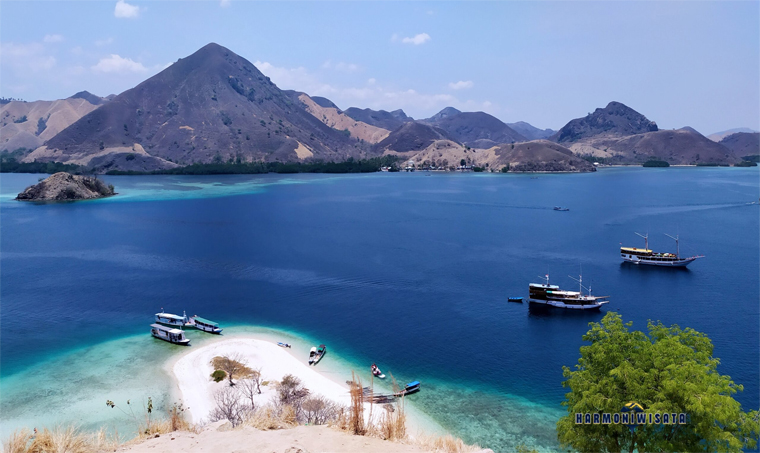 Harmoni Wisata Pulau Kelor (Labuan Bajo)