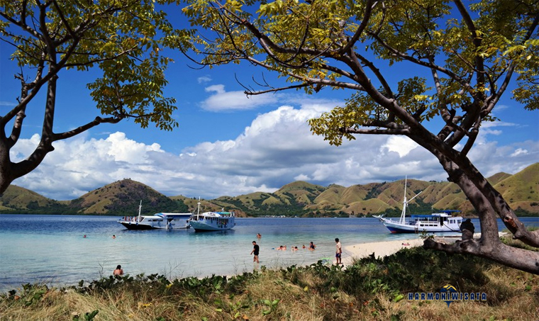 Harmoni Wisata Pulau Kelor (Labuan Bajo)