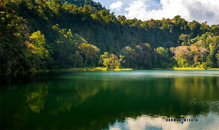 Harmoni Wisata Danau Ranamese – Manggarai, Flores