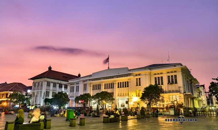 Kota Tua Jakarta: Wisata Sejarah & Spot Foto Vintage Terpopuler