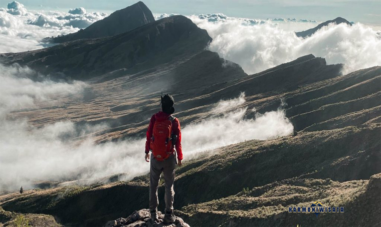 Gunung Underrated Indonesia untuk Pendaki yang Cari Tantangan