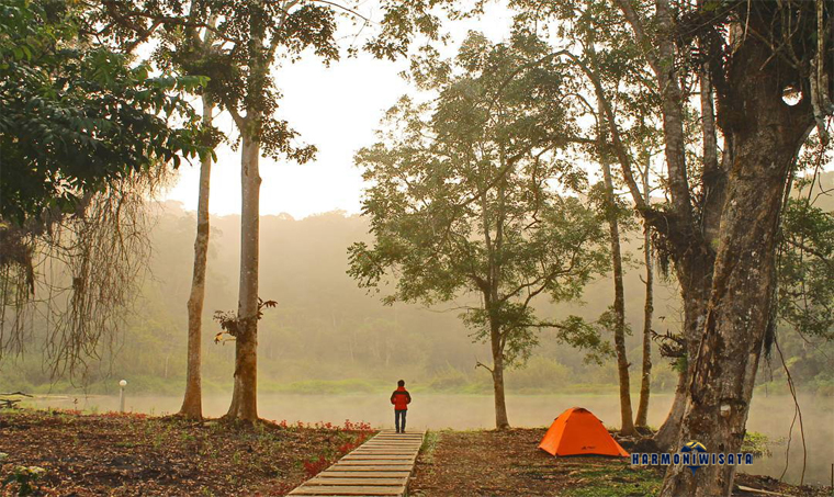 Harmoni Wisata Danau Kalimpa’a, Konawe Utara