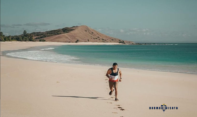 Harmoni Wisata Pantai Oetune