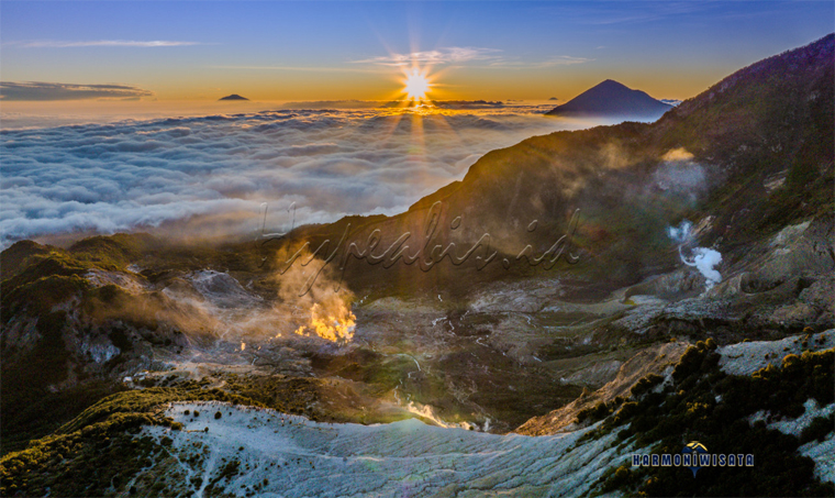 Harmoni Wisata Gunung Papandayan – Jawa Barat
