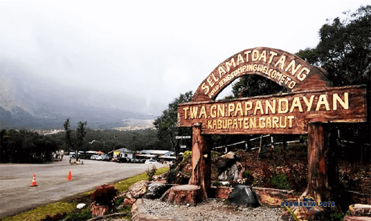 Gunung Papandayan Garut: Daya Tarik, Lokasi, Harga Tiket & Tips Wisata