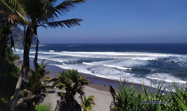Harmoni Wisata Pantai Parangtritis (Yogyakarta)