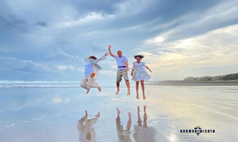 Pantai Parangtritis Yogyakarta: Daya Tarik, Harga Tiket & Tips Berkunjung