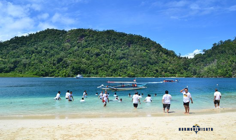 Harmoni Wisata Pulau Pasumpahan – Padang